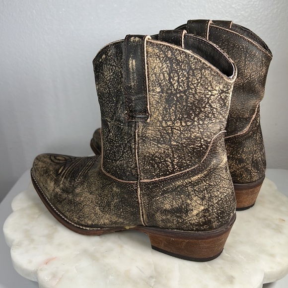 Roper Womens Dusty Distressed Snip Toe Casual Boots Ankle Low Heel 1-2 - Picture 8 of 16